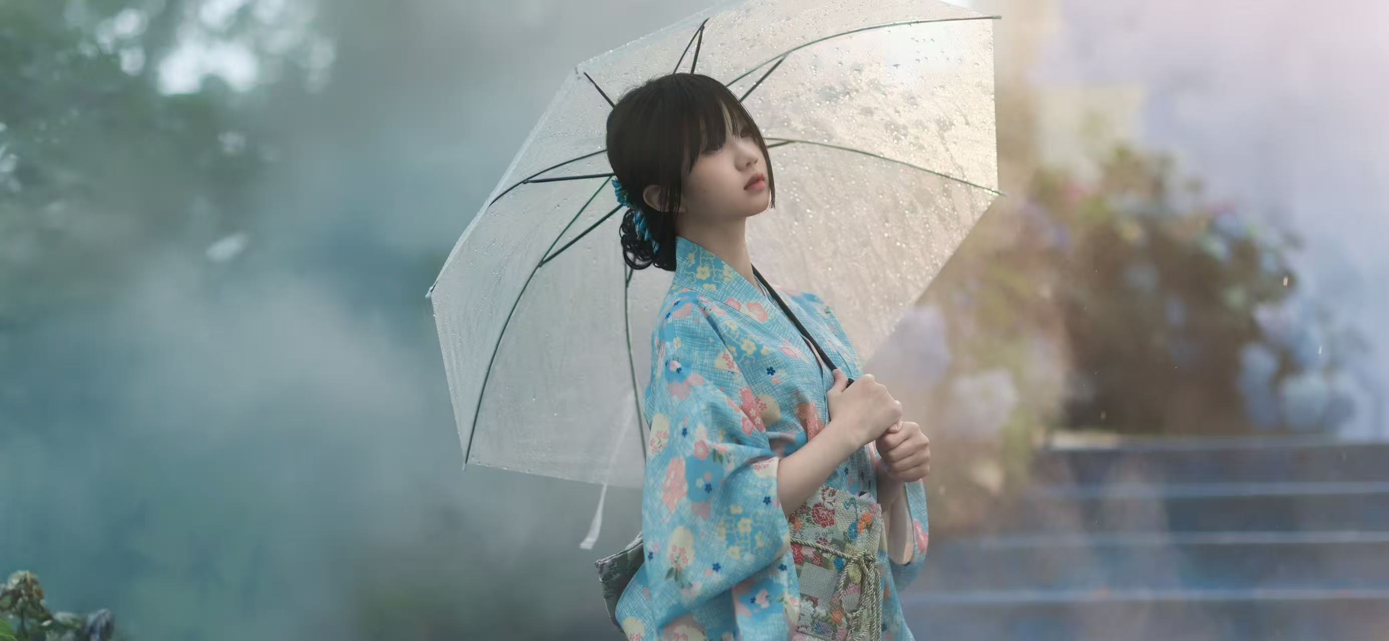无尽夏与潮湿的梦：镜头里的蓝调诗学